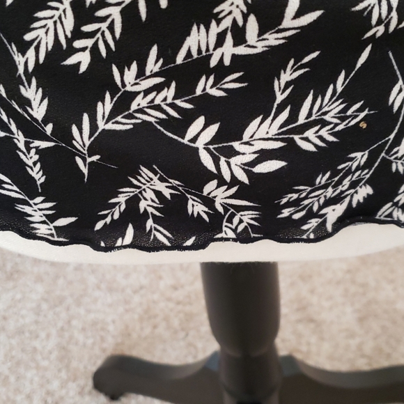 Liz Claiborne Black & White Top - Picture 7 of 10